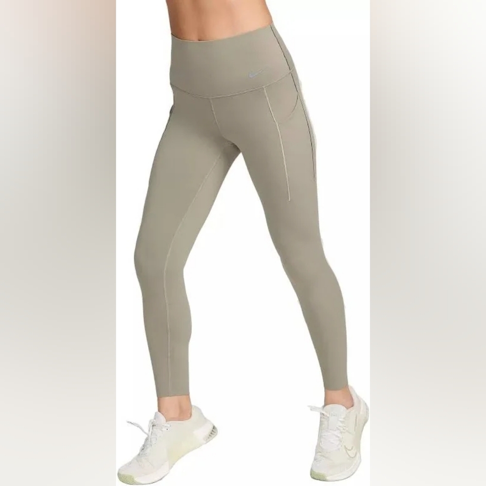 Nike Women's Universa Medium Support High-Waisted 7/8 Leggings with Pockets